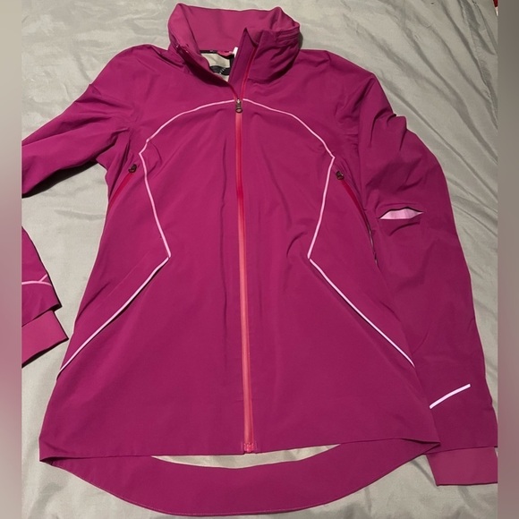 Lululemon Runaway Jacket - Picture 11 of 16